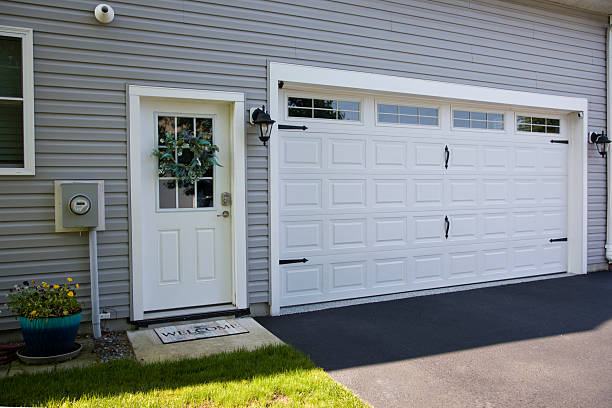 24/7 Emergency Garage Door Panel Replacement experts in Fort Valley, AZ